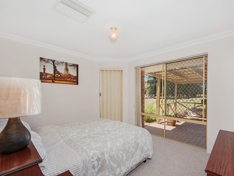 24 Rain Lover Court, Darling Downs WA 6122
