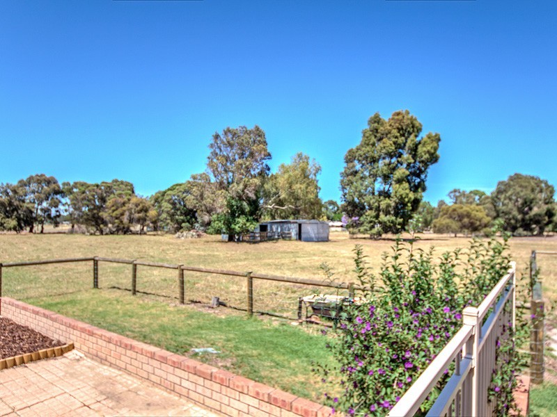 24 Rain Lover Court, Darling Downs WA 6122