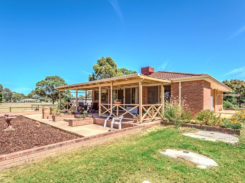 24 Rain Lover Court, Darling Downs WA 6122