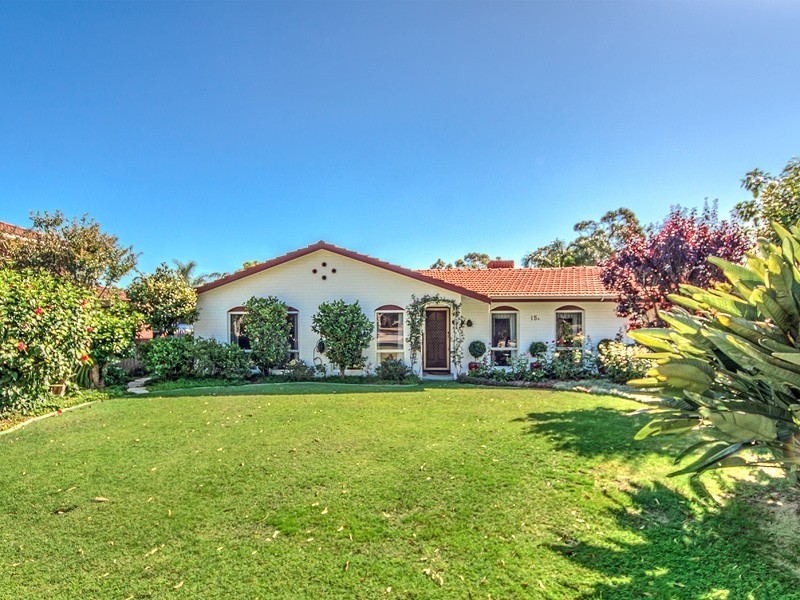 15A Lowanna Way, Armadale WA 6112