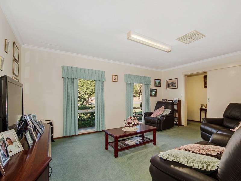 15A Lowanna Way, Armadale WA 6112