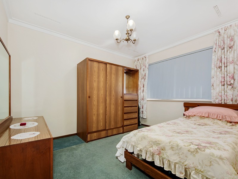 15A Lowanna Way, Armadale WA 6112