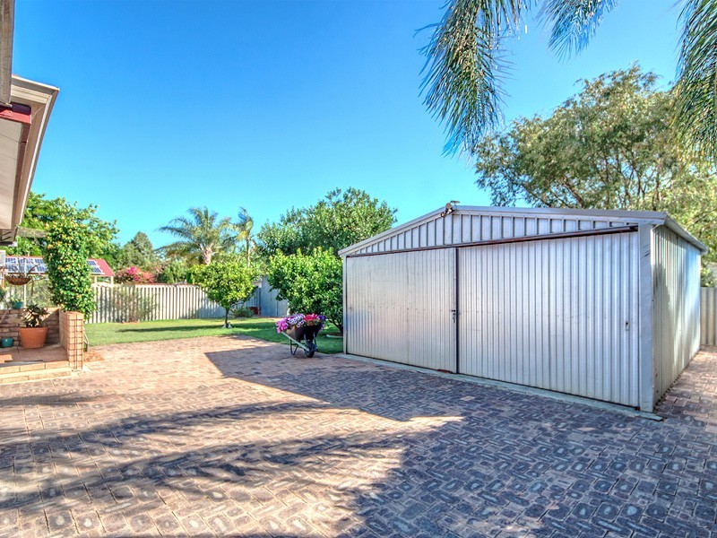 15A Lowanna Way, Armadale WA 6112