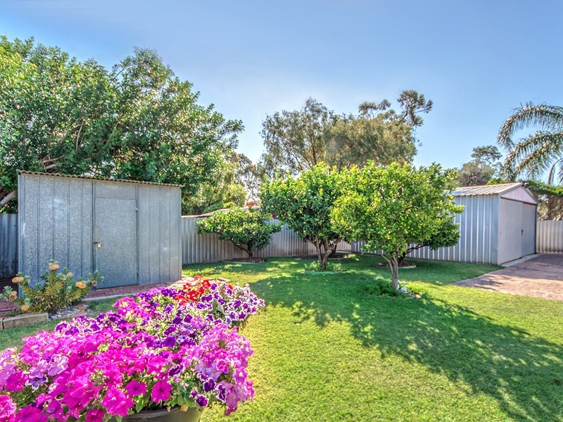 15A Lowanna Way, Armadale WA 6112