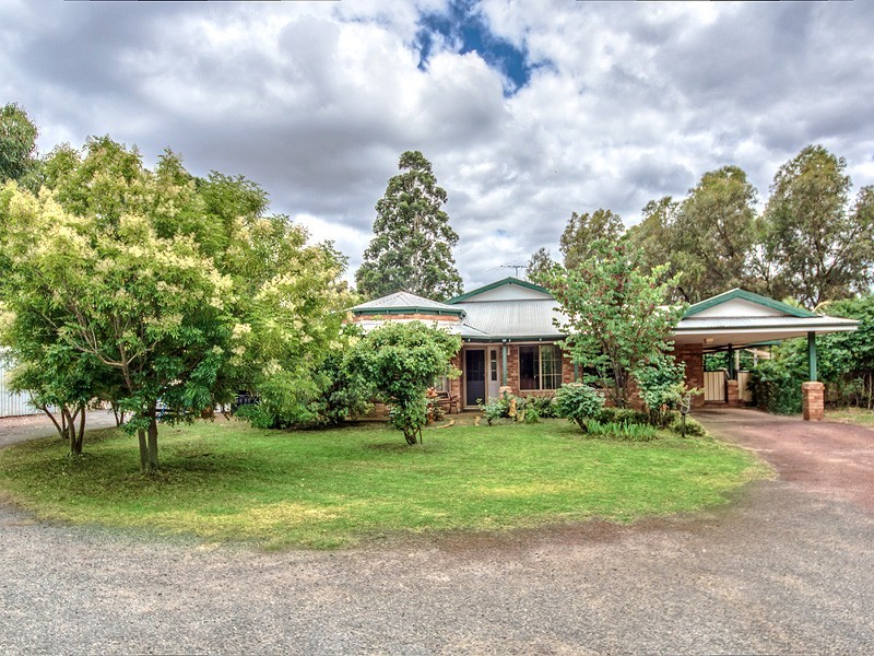27 Tiara Court, Darling Downs WA 6122