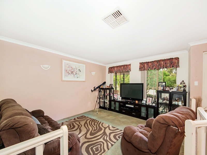 27 Tiara Court, Darling Downs WA 6122