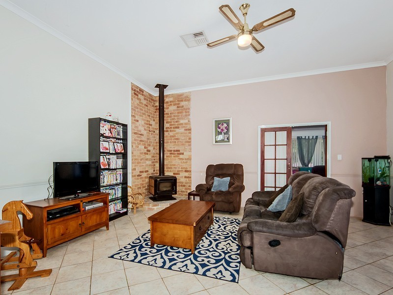 27 Tiara Court, Darling Downs WA 6122