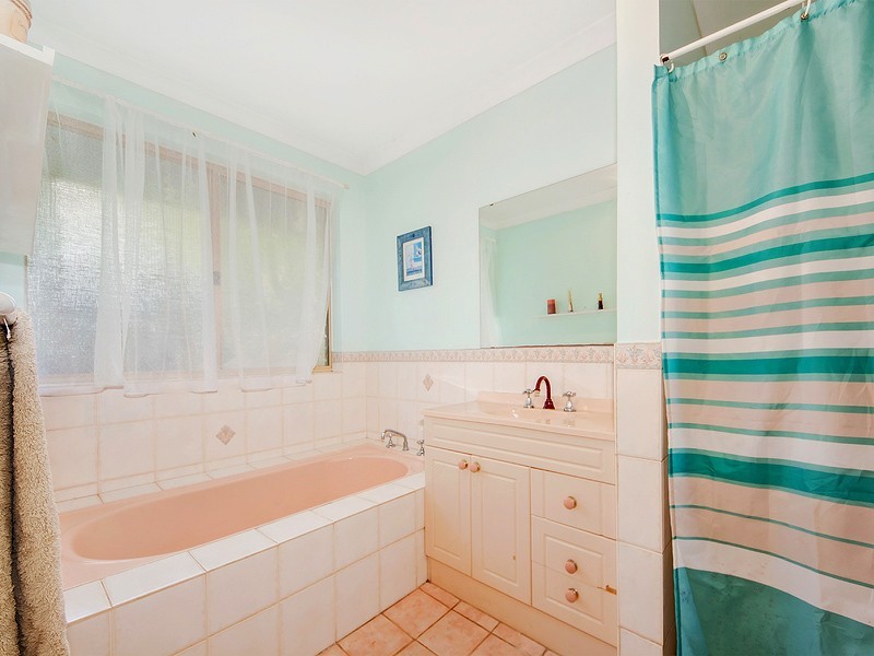 27 Tiara Court, Darling Downs WA 6122