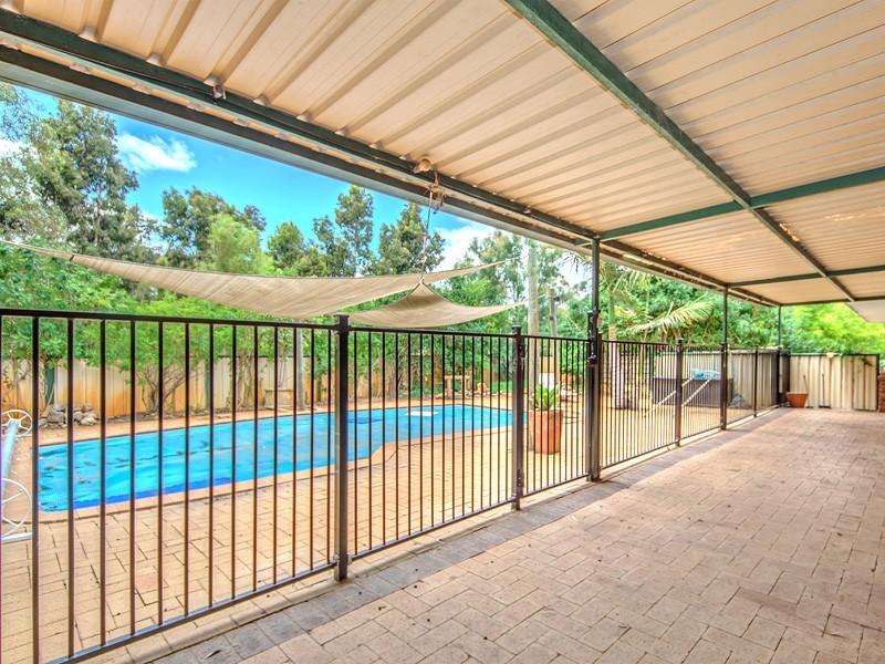 27 Tiara Court, Darling Downs WA 6122