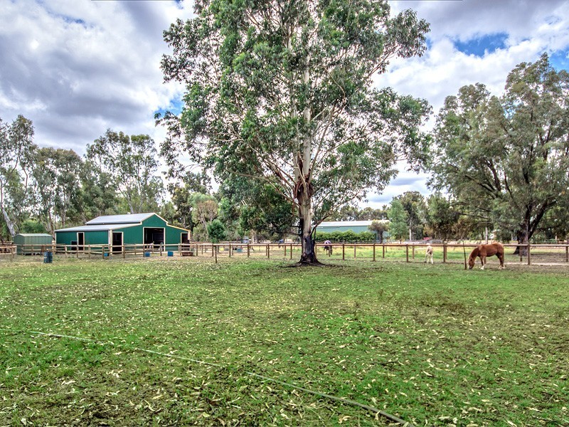 27 Tiara Court, Darling Downs WA 6122
