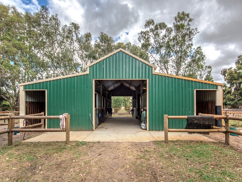 27 Tiara Court, Darling Downs WA 6122