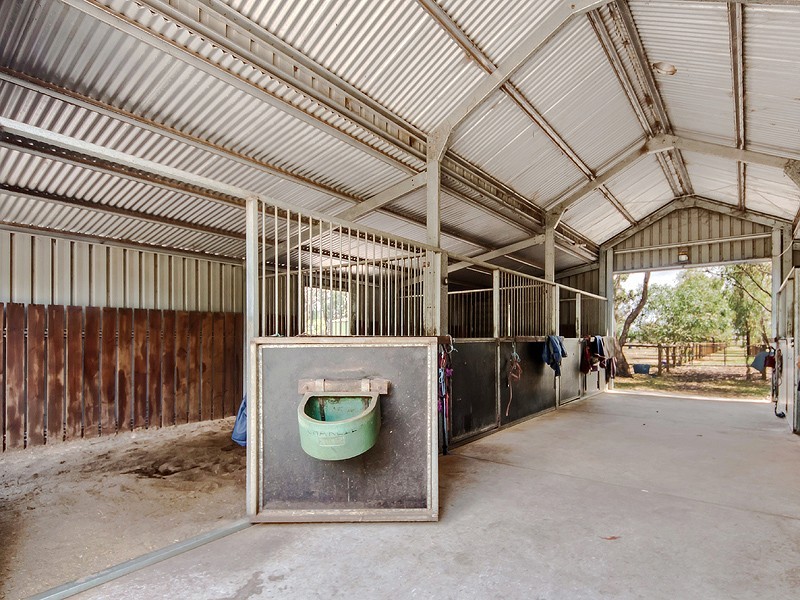 27 Tiara Court, Darling Downs WA 6122