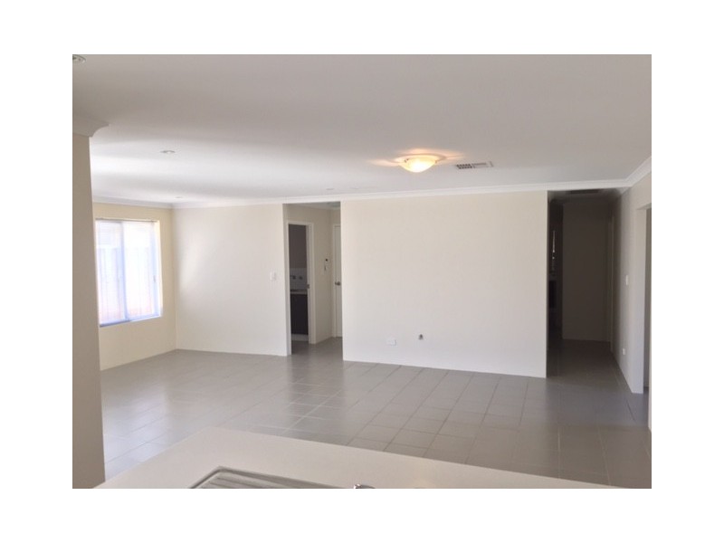 2/275 Fraser Road, Canning Vale WA 6155