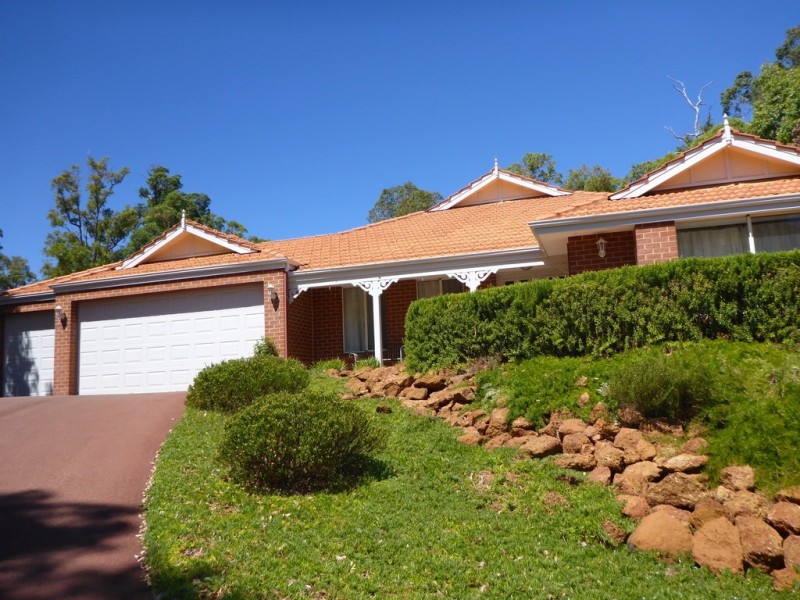 14 Sophia Grove, Roleystone WA 6111