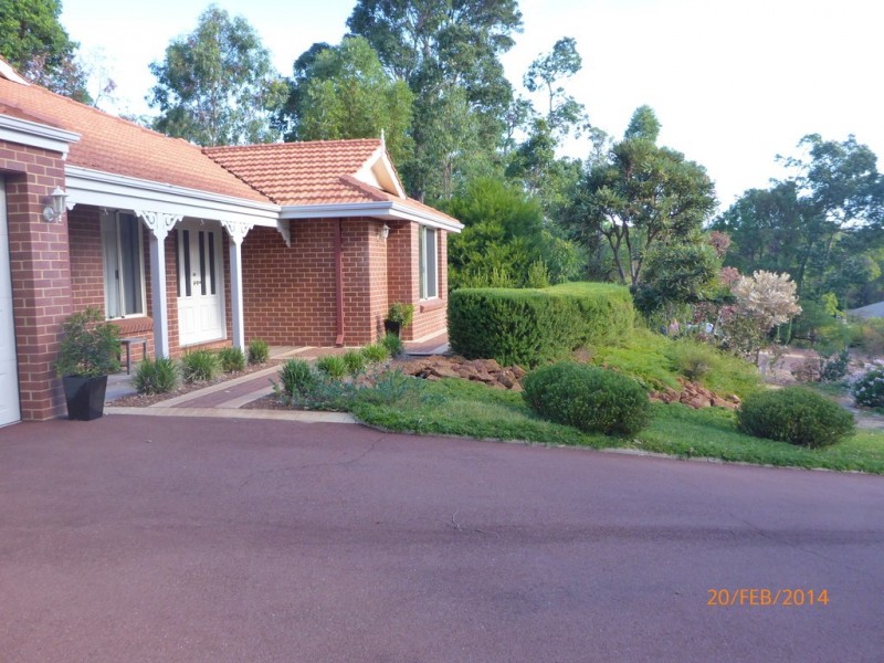14 Sophia Grove, Roleystone WA 6111