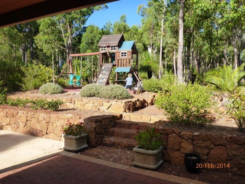 14 Sophia Grove, Roleystone WA 6111