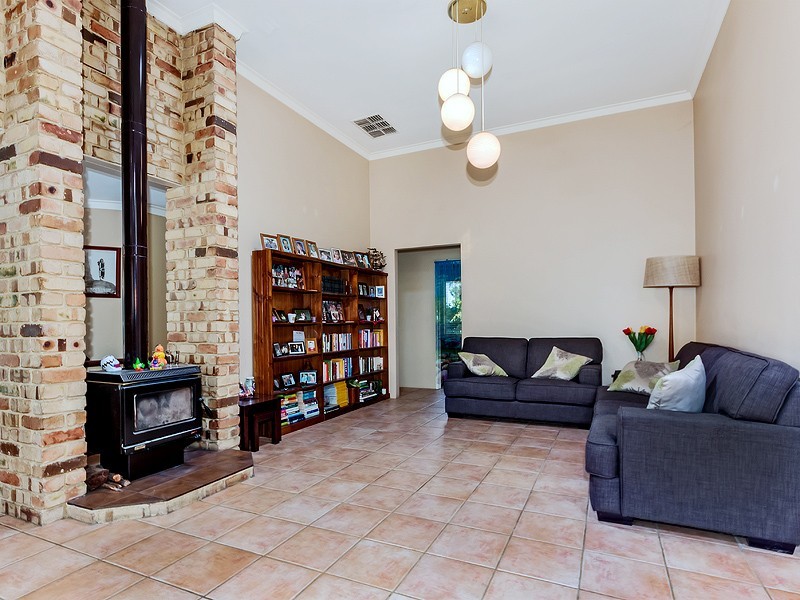 41 Brockwell Place, Oakford WA 6121