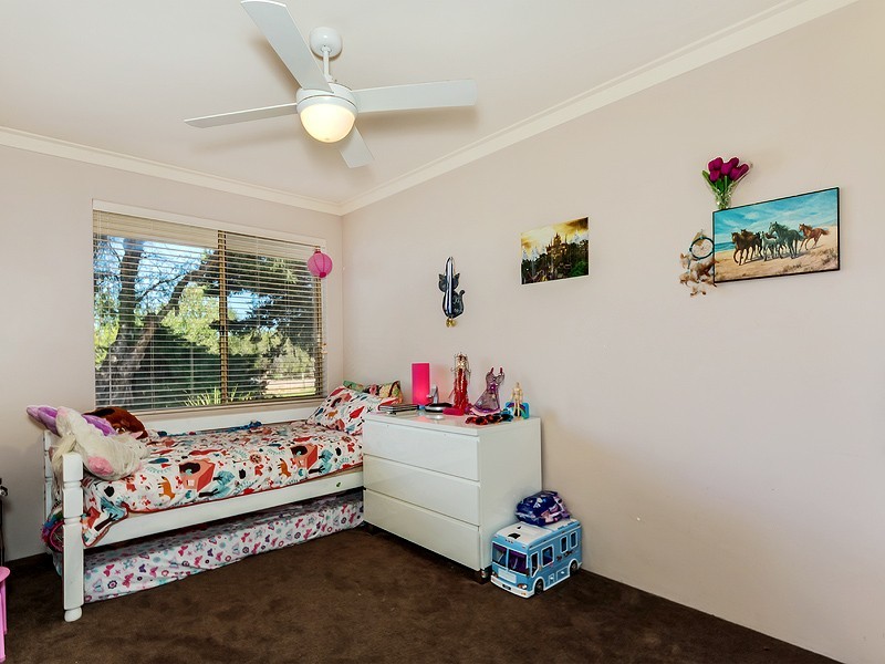 41 Brockwell Place, Oakford WA 6121