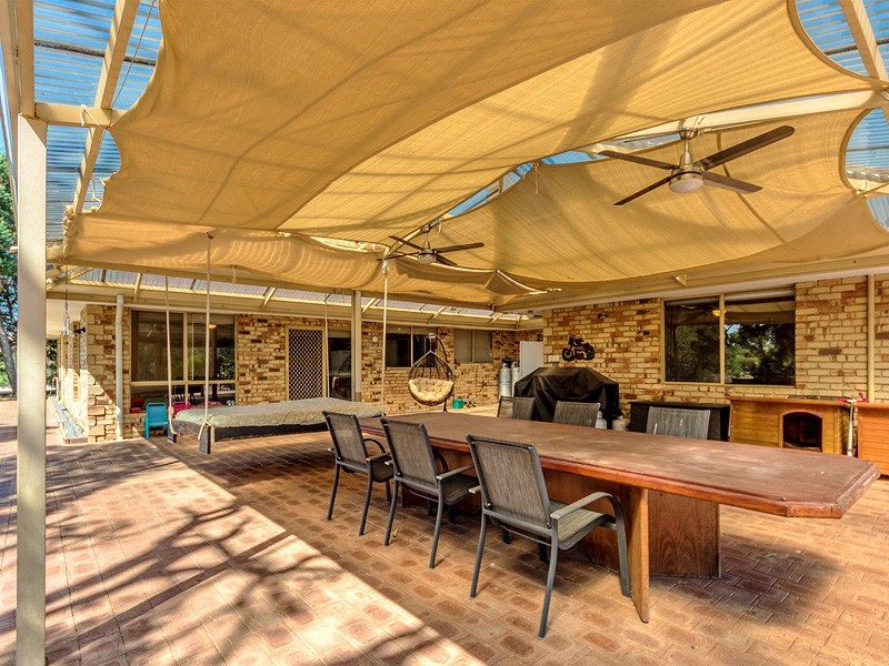 41 Brockwell Place, Oakford WA 6121