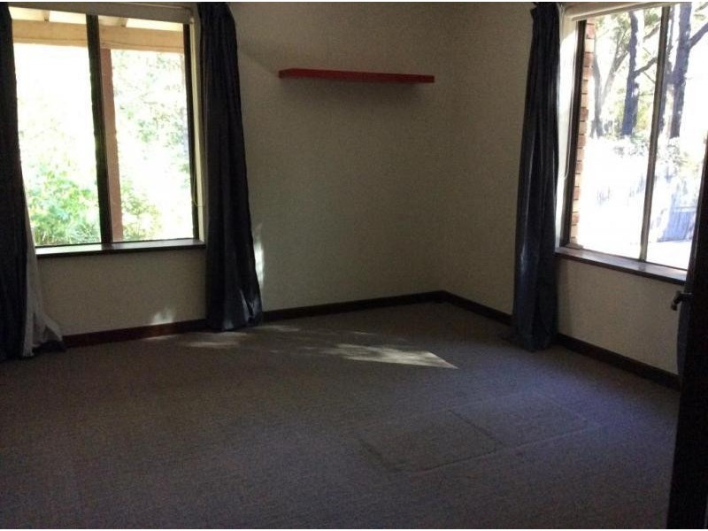 1 Hawkins Road, Roleystone WA 6111