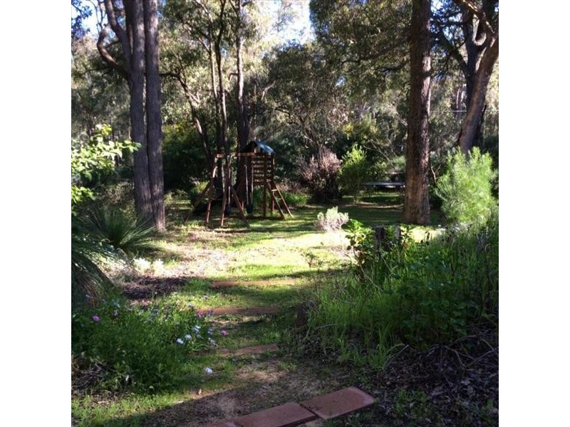 1 Hawkins Road, Roleystone WA 6111