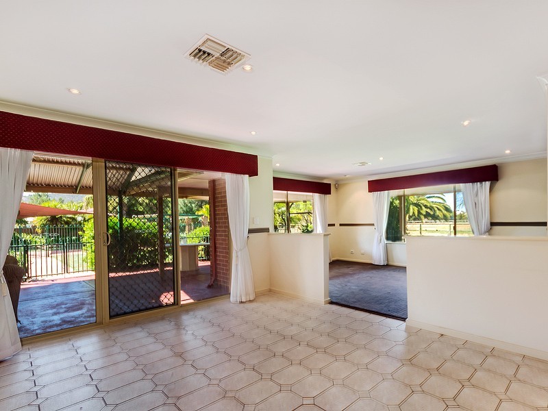48 Kentucky Drive West, Darling Downs WA 6122