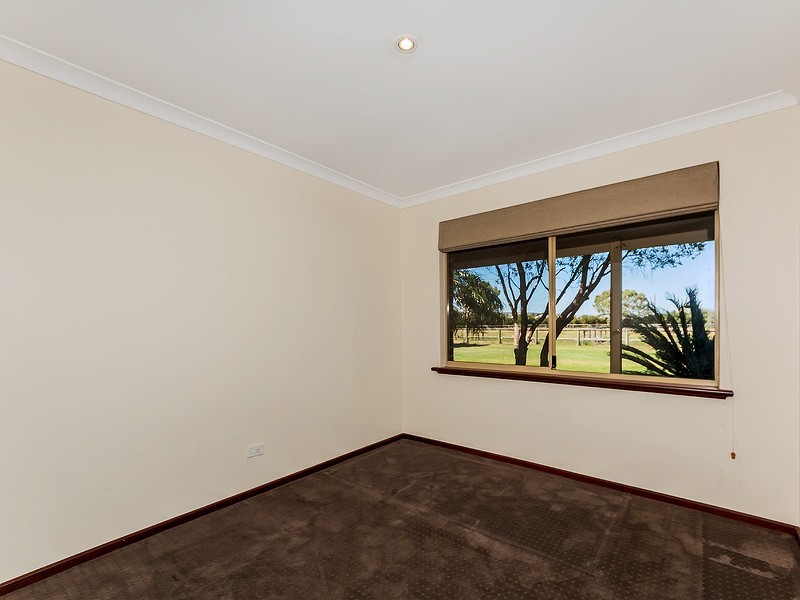48 Kentucky Drive West, Darling Downs WA 6122