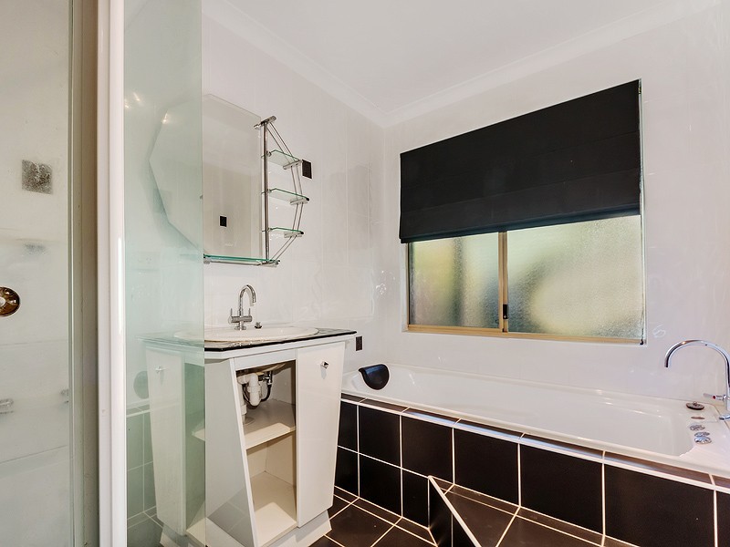 48 Kentucky Drive West, Darling Downs WA 6122