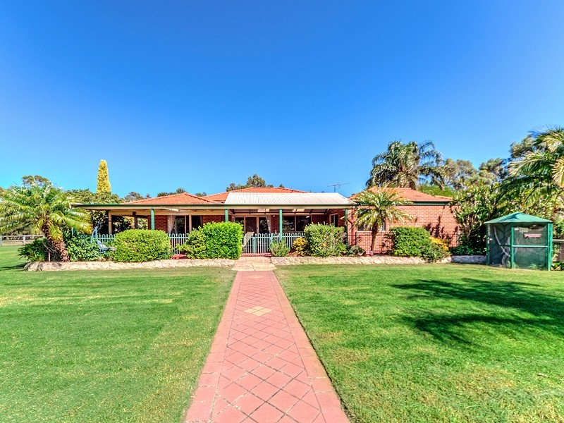 48 Kentucky Drive West, Darling Downs WA 6122