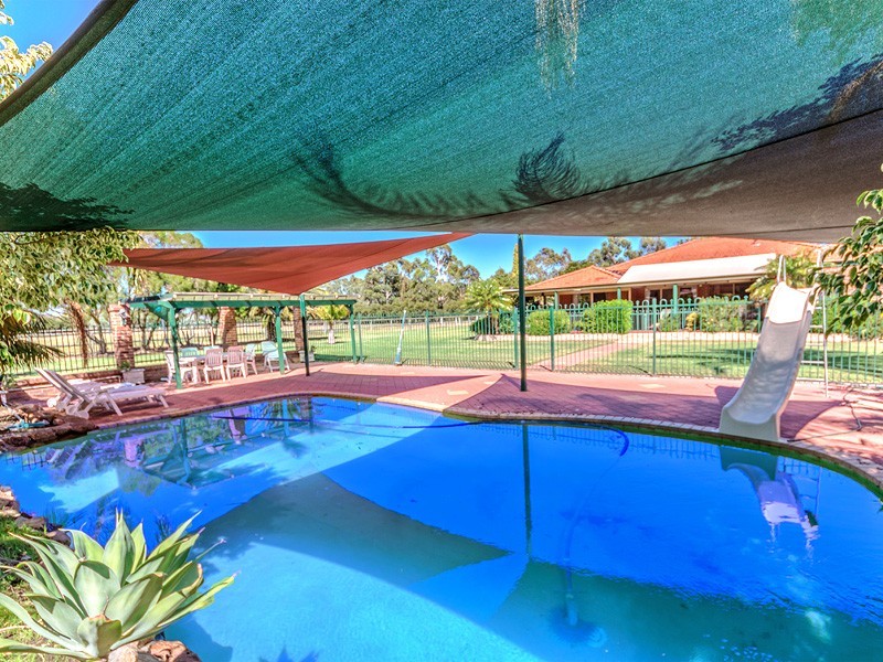 48 Kentucky Drive West, Darling Downs WA 6122