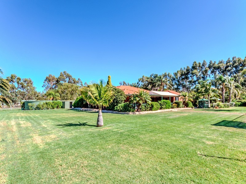 48 Kentucky Drive West, Darling Downs WA 6122