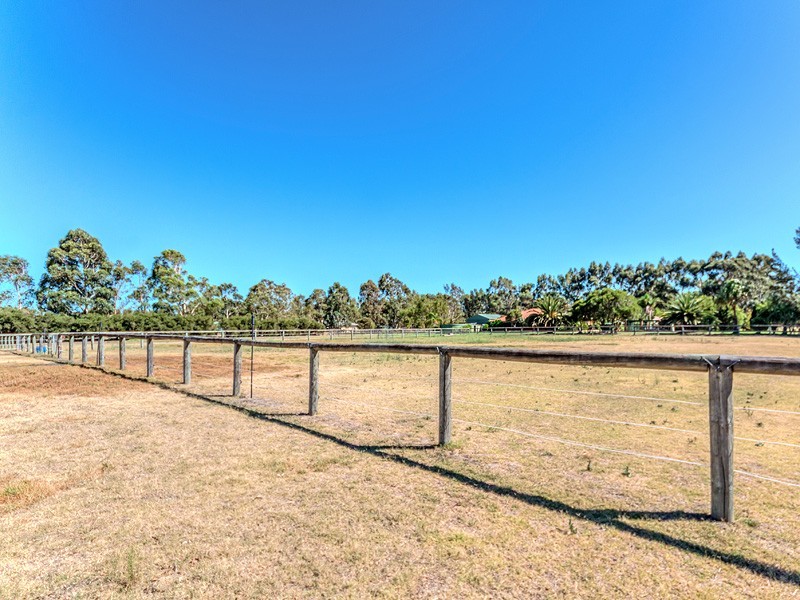 48 Kentucky Drive West, Darling Downs WA 6122