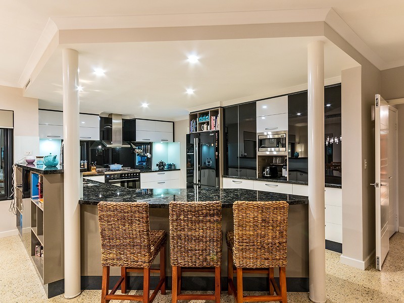 21 Fridayhill Drive, Southern River WA 6110