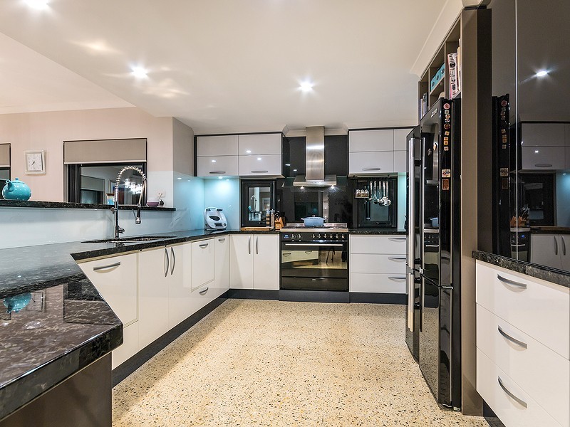 21 Fridayhill Drive, Southern River WA 6110