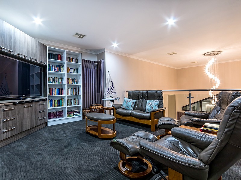 21 Fridayhill Drive, Southern River WA 6110