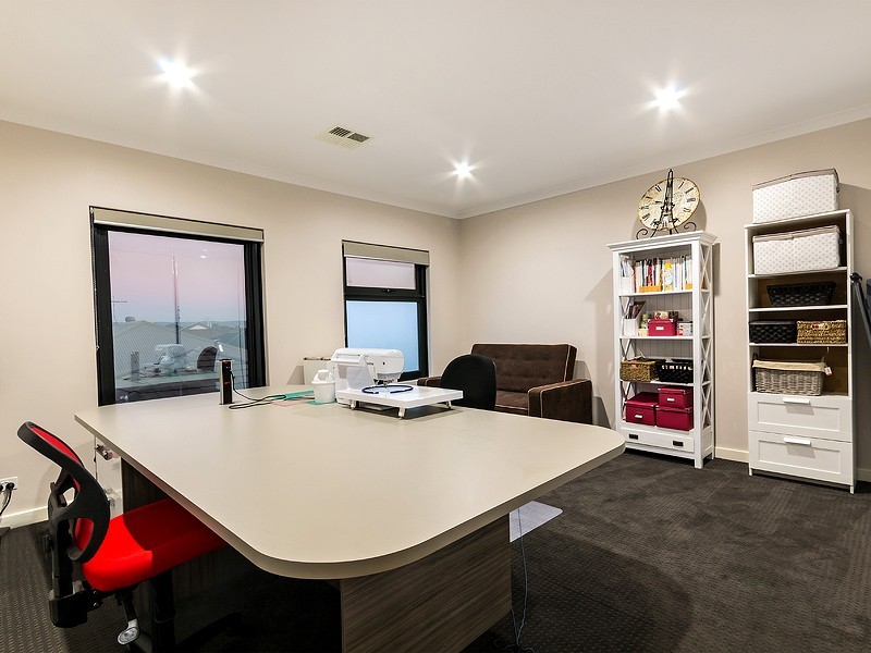 21 Fridayhill Drive, Southern River WA 6110