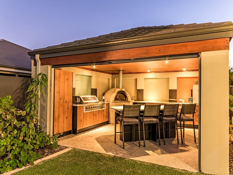 21 Fridayhill Drive, Southern River WA 6110