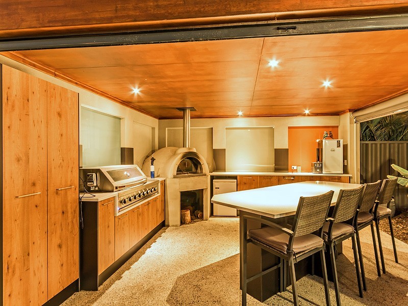 21 Fridayhill Drive, Southern River WA 6110