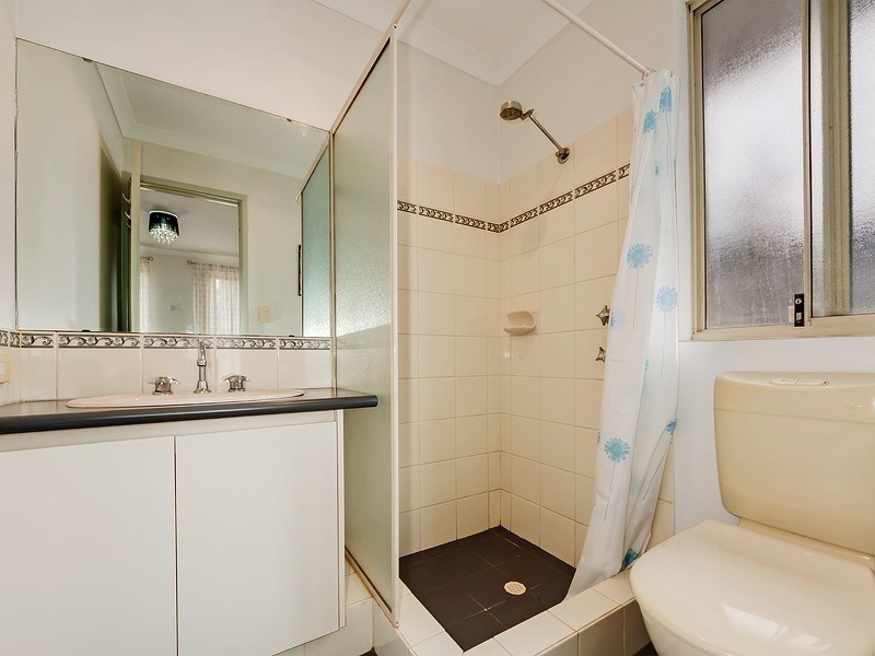 14 Batt Drive, Brookdale WA 6112