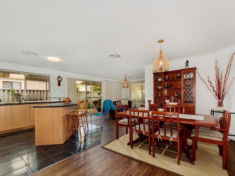 14 Batt Drive, Brookdale WA 6112