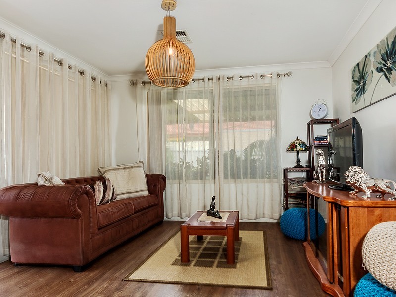 14 Batt Drive, Brookdale WA 6112