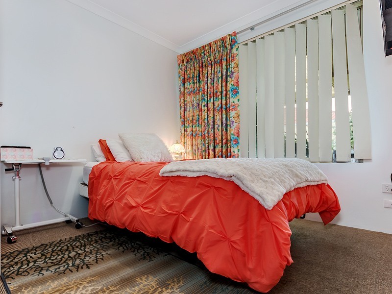 14 Batt Drive, Brookdale WA 6112