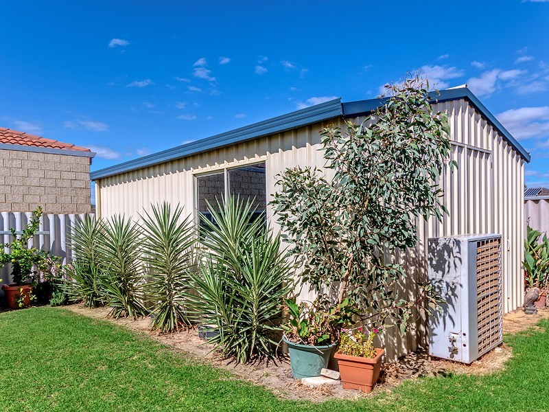 14 Batt Drive, Brookdale WA 6112