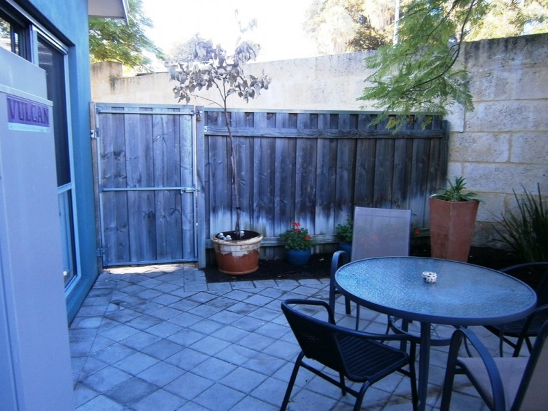 1/7 Keightley Road East, Shenton Park WA 6008