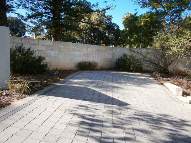 1/7 Keightley Road East, Shenton Park WA 6008