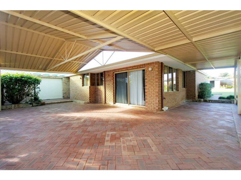 15 Springwood Way, Woodvale WA 6026