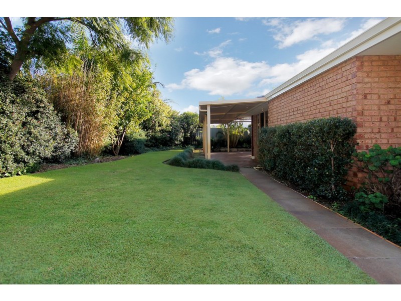 15 Springwood Way, Woodvale WA 6026