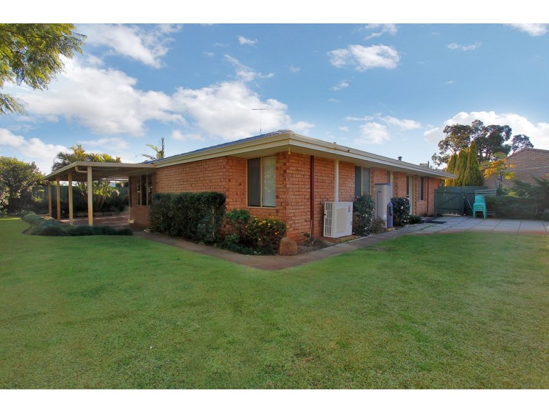 15 Springwood Way, Woodvale WA 6026