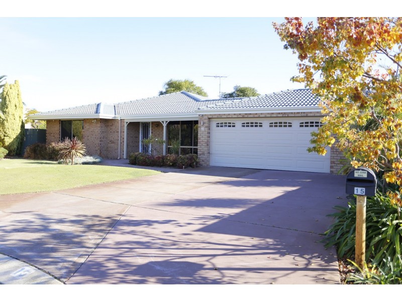 15 Springwood Way, Woodvale WA 6026