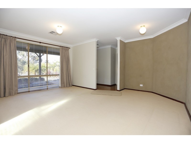 15 Springwood Way, Woodvale WA 6026